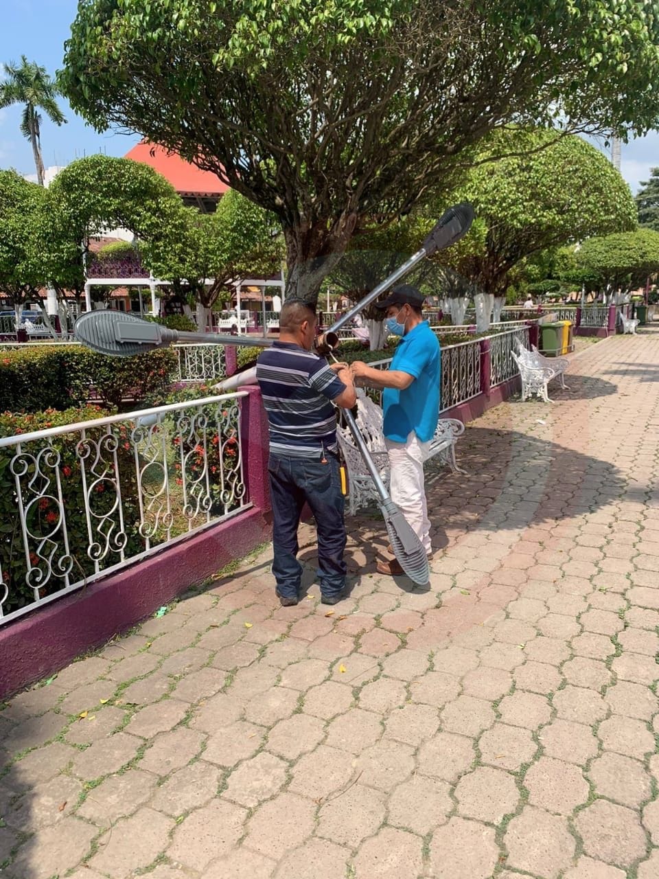 Realizaron cambio e instalación de luminarias Noticias de Hidalgo Zunoticia