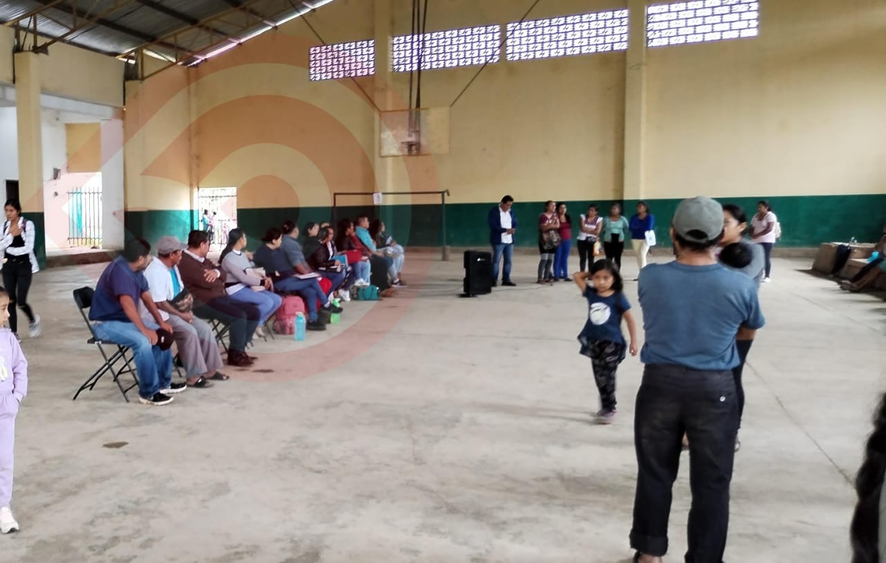 Retuvieron a supervisor y maestros en San Francisco.