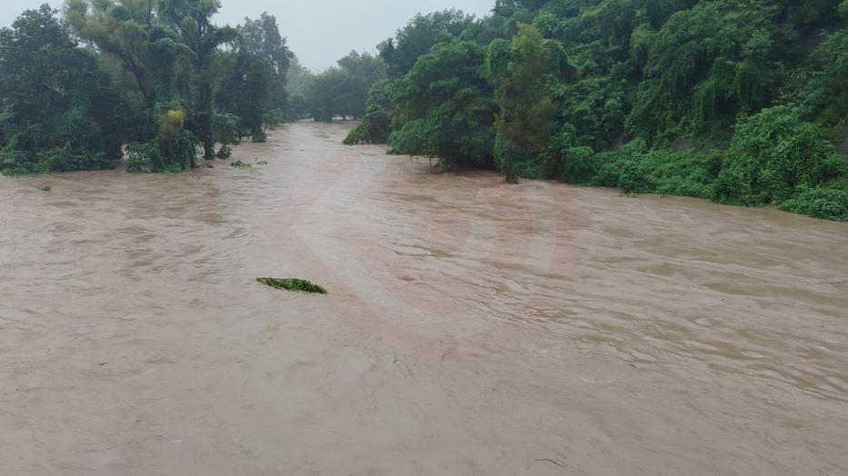 Emite Protección Civil y DSPyTM alerta por crecida del río en Atlapexco