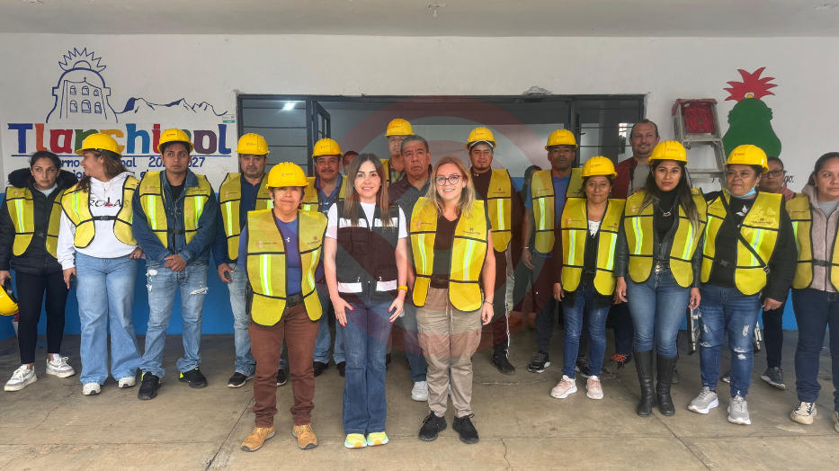 La Contraloría entrega apoyos a familias afectadas por las lluvias