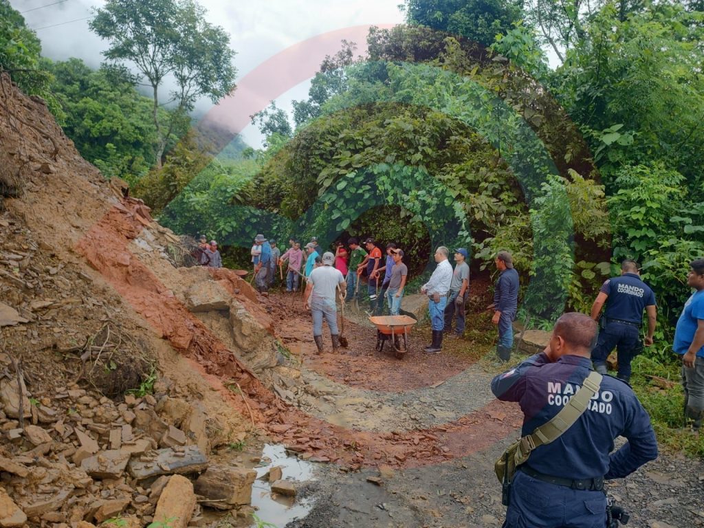 El alcalde Gabino Hernández visitó comunidades afectadas por las lluvias