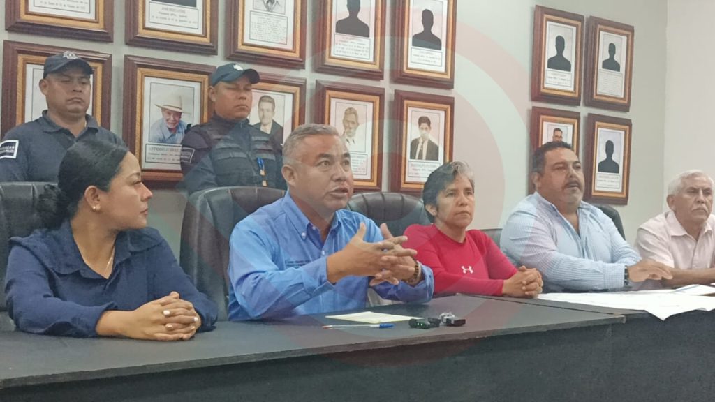 Urge restablecer energía eléctrica y comunicación en comunidades afectadas por Priscilla