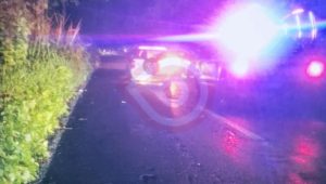 Automóvil se salió del camino