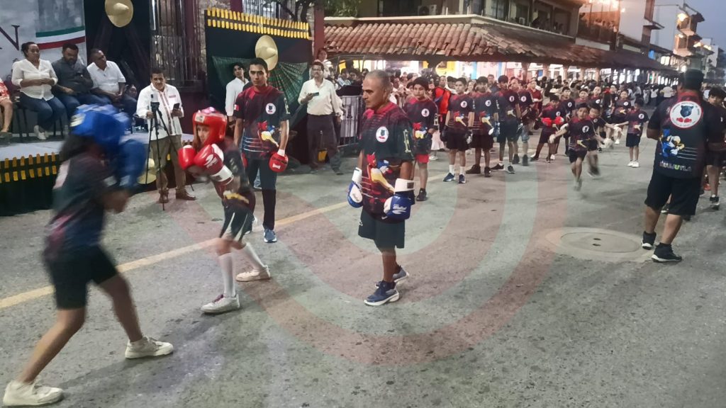 Participan instituciones educativas en desfile del 20 de noviembre – Noticias de Hidalgo – zunoticia