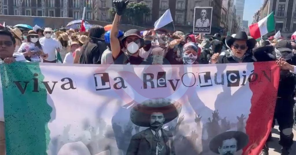 Movimiento Revolucionario hicieron acto de presencia en el Zócalo