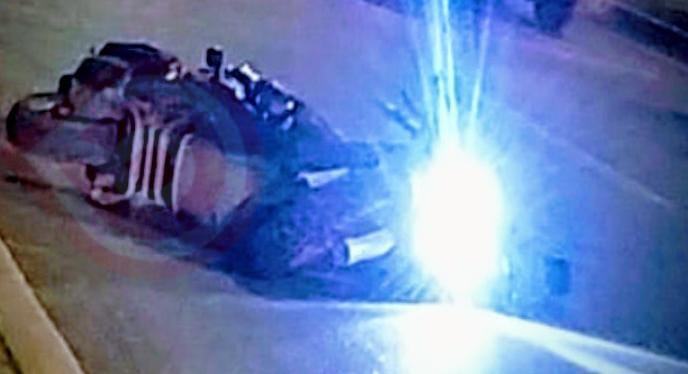 Ebrio motociclista sufrió derrape y caída