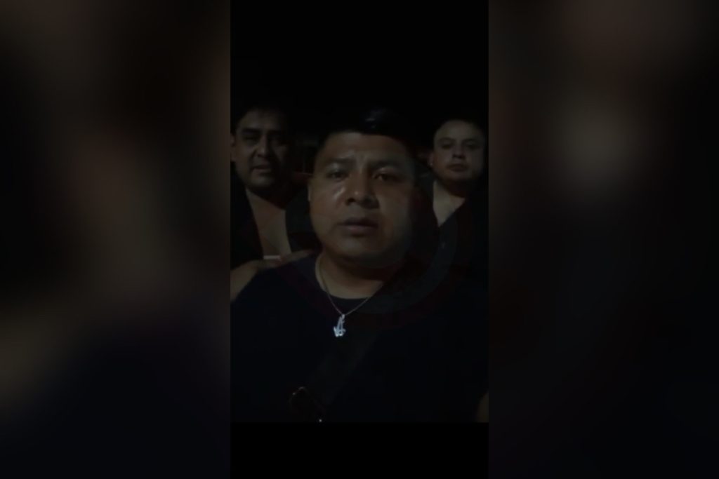 Retienen a grupo musical en Aquetzpalco