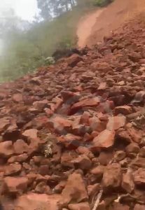 Bloqueo por derrumbe en la Yatipan -Tianguistengo