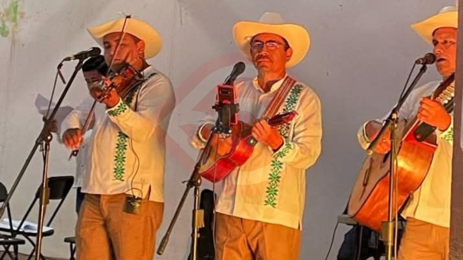 Trío Azahar obtuvo el 3er. lugar en el Concurso Nacional del Huapango