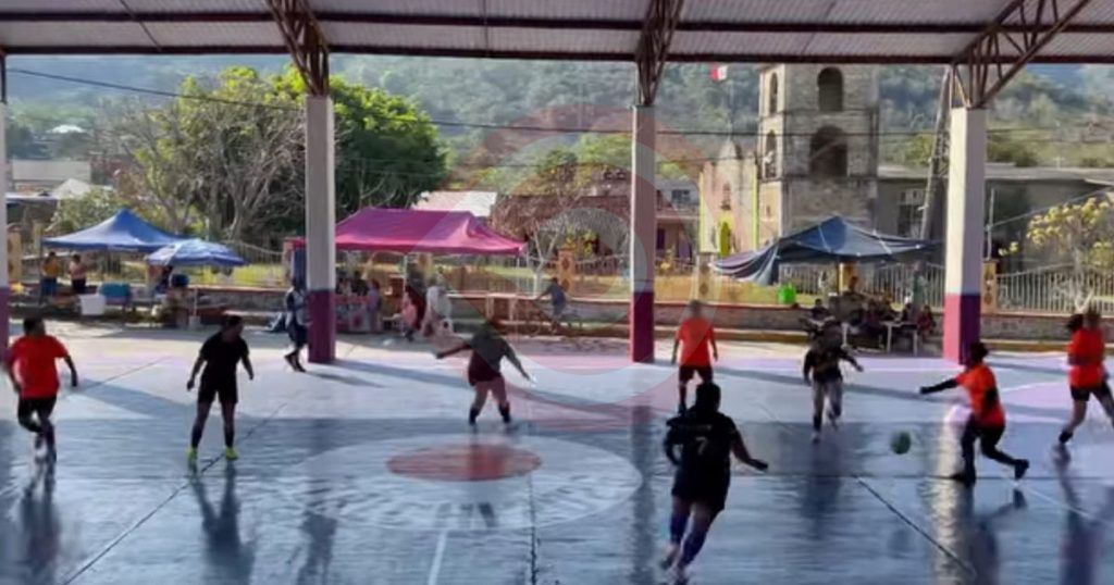 Exjugadora de Tuzos participa en encuentro femenil en Tlalchiyahualica