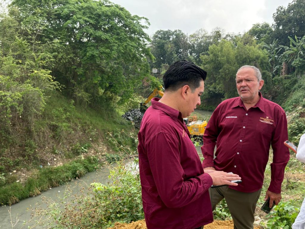 Gobernador instruye operativo integral de desazolve en el Río Tecoluco