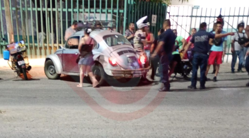 Motomandados herido en choque con un automóvil