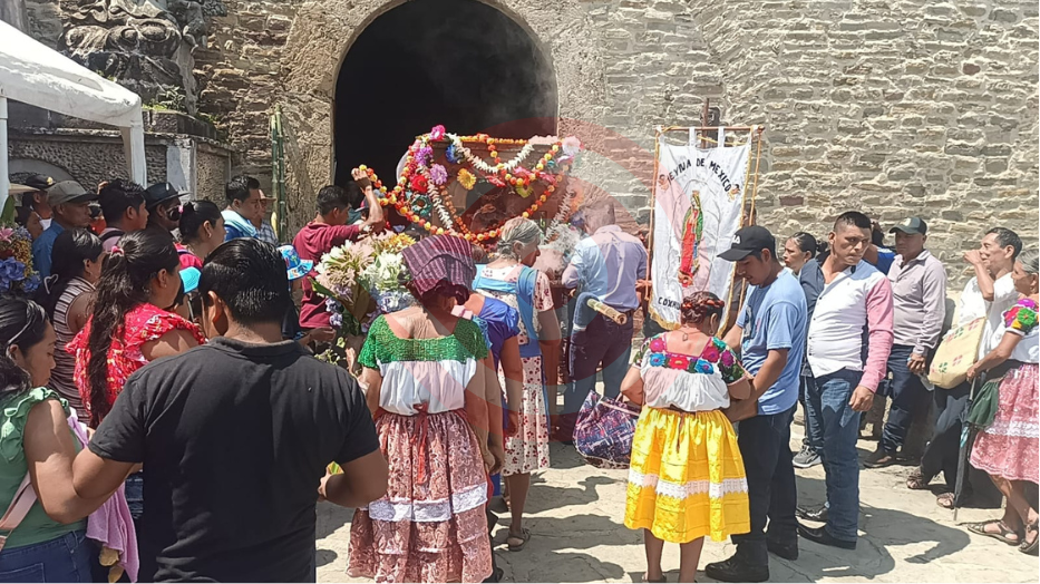 Católicos de Coxhuaco I realizan procesión del Padre Jesús por la Fiesta Patronal