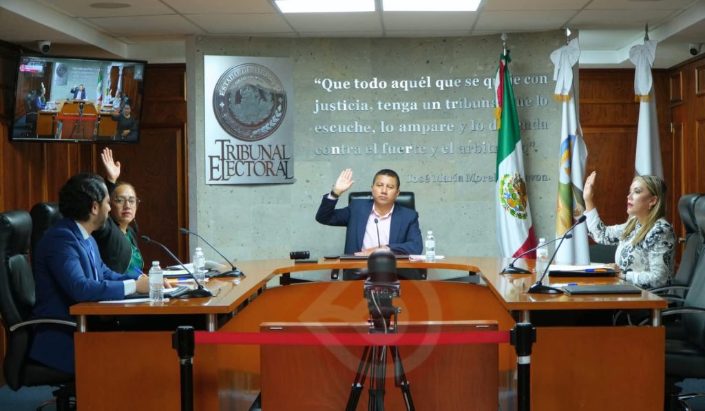 TEEH exigió a alcaldesa a entregar documentos de sesión a regidora