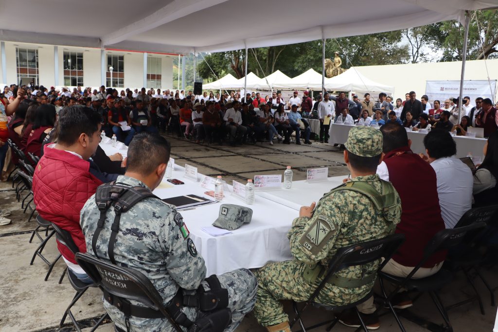 Con trabajo en territorio, se fortalece el diálogo con las familias en Molango de Escamilla