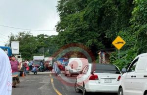 Bloqueo por trabajos de la CFE en la México -Tampico