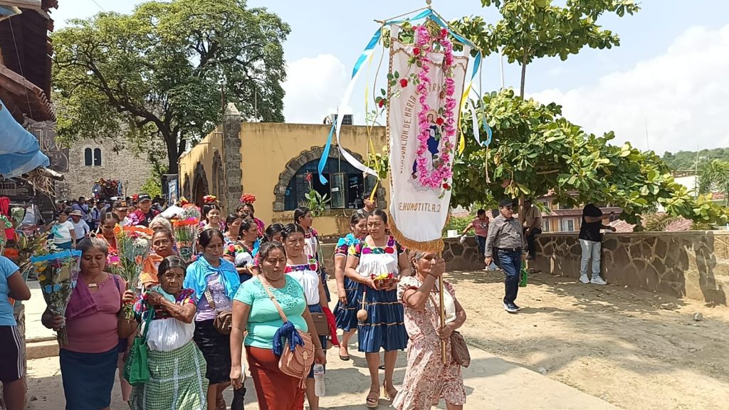 Realizan Procesión en la comunidad Humotitla Candelaria por Fiesta Patronal