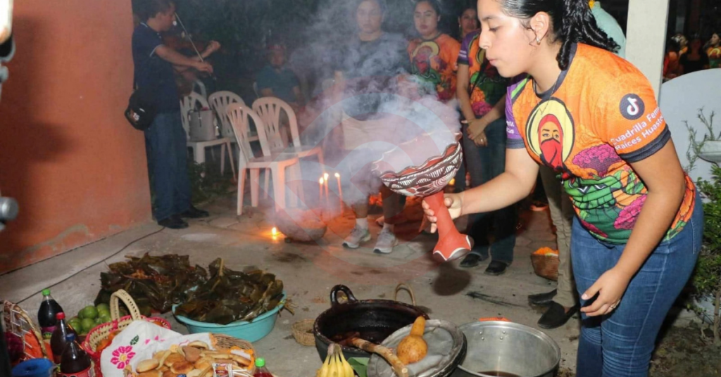 Raíces Huastecas realizó primera ofrenda en honor a San Miguel Arcángel