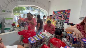 Presidente David Medina comprometido con familias afectadas por lluvias; se une a colecta de víveres