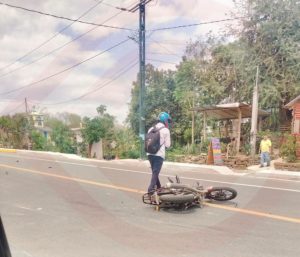 Dos lesionados en choque de motocicletas