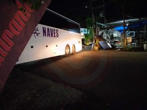 Falla mecánica en autobús provoca caos en la Quinta Chilla