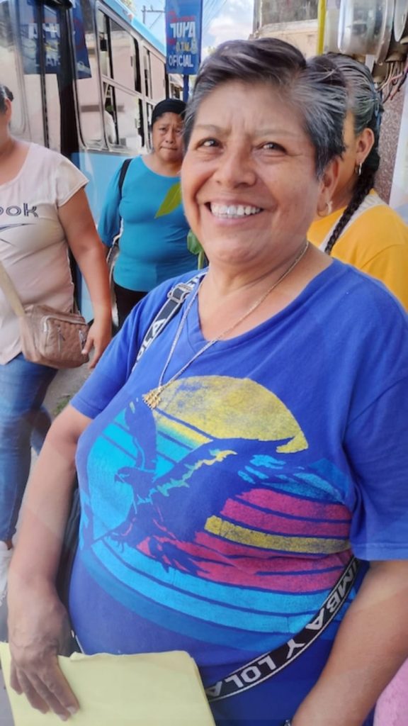Comité de obra de Calle Libertad  gestiona andador para adultos mayores