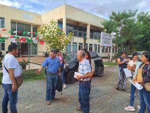 Padres de familia de Papatlaco se manifiestan en la URSEHS