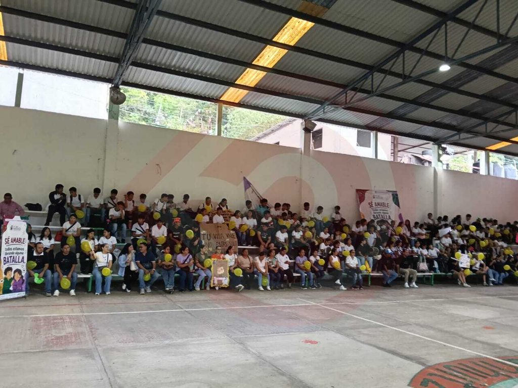 La ciencia y la tecnología llegan para beneficio de estudiantes de Tancanhuitz