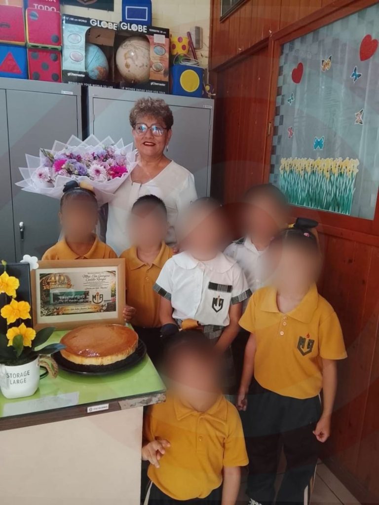 Celebran 40 años de servicio docente la Mtra. Elia Georgina Castillo Rangel