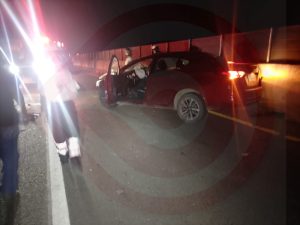 Camioneta derriba poste tras aparatoso choque en la Carretera al Ingenio