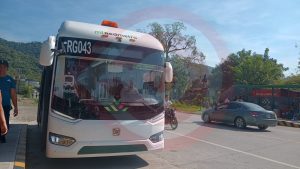 Decenas de familias viajan este domingo hacia la Huasteca Sur, en la Red Metro