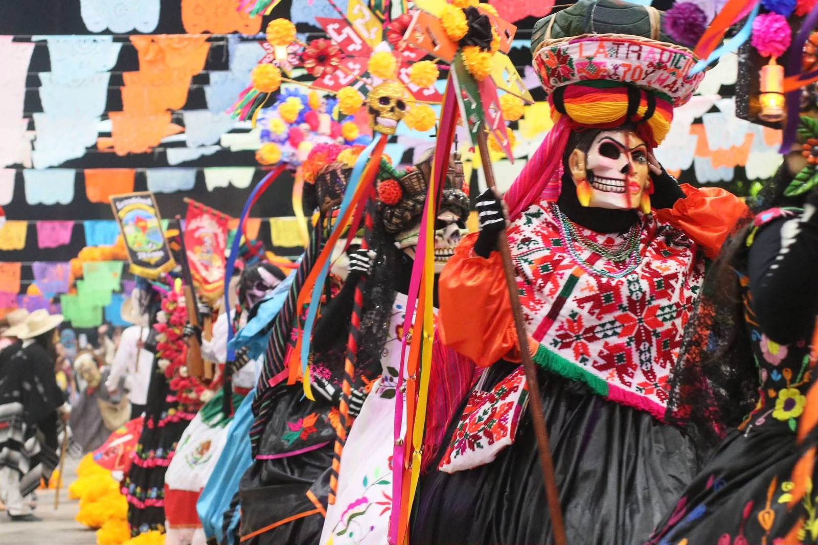 La Comparsa “La Tradicional 70 y Más” del lugar de Cimientos; Conquista al Público de Poza Rica, Veracruz