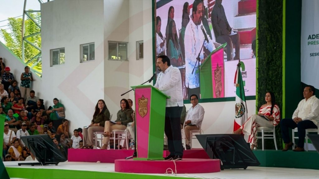 Destaca Francisco Reyes Novelo compromiso estatal durante el informe de gobierno de Adelaido Cabañas