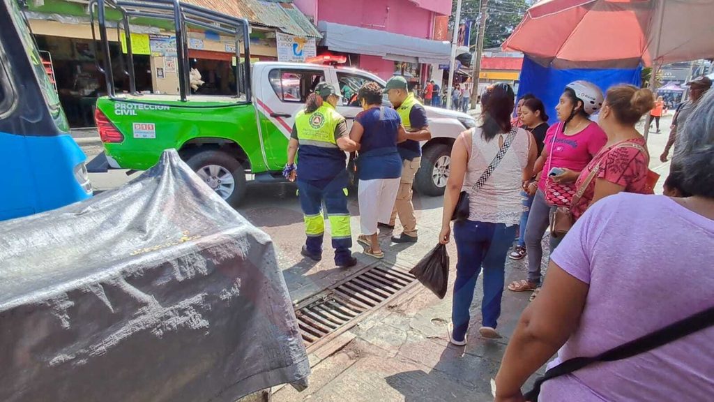 Adulta mayor queda inmovilizada por intenso dolor de espalda