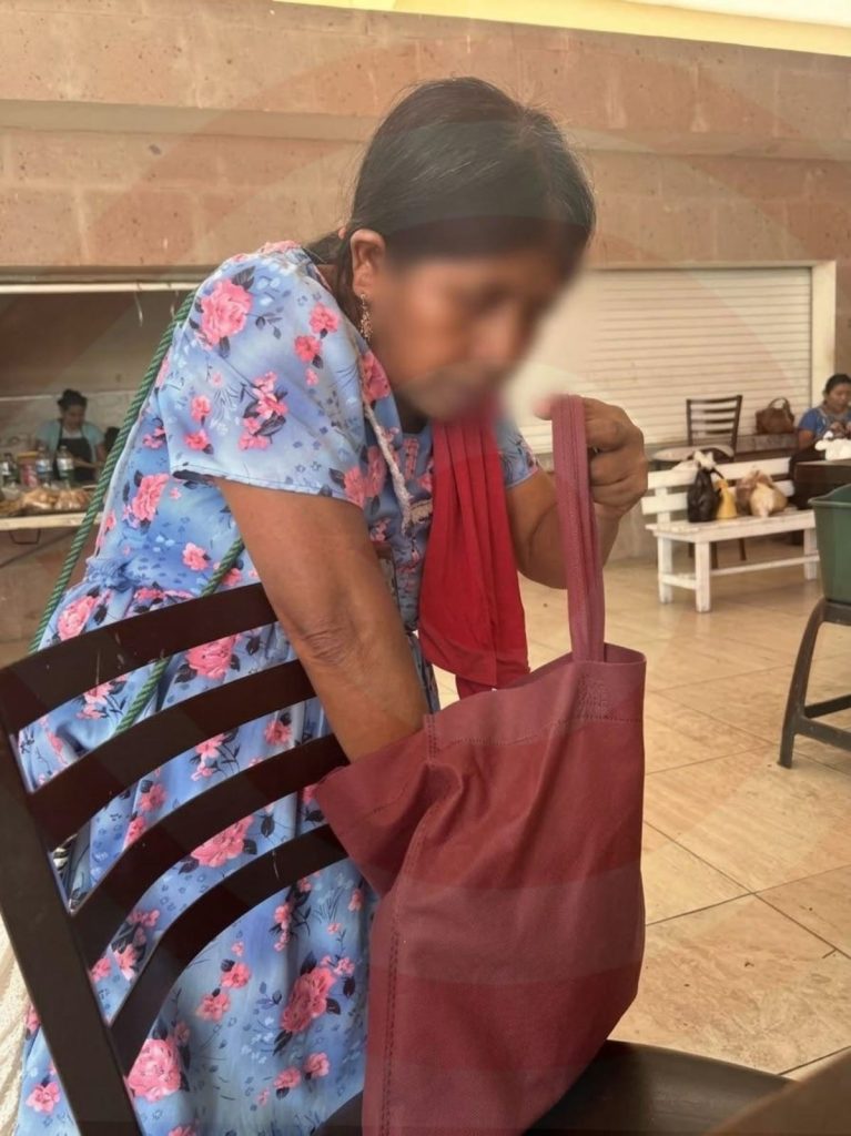 Sin medicamentos en centro de salud, obliga a enfermos a vender por las calles