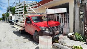 Camioneta se estrella contra vivienda tras choque en la colonia Hidalgo