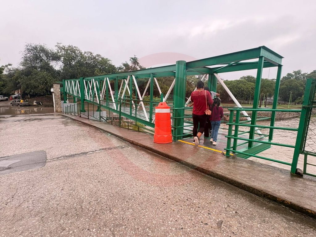 Mantienen cierre preventivo del paso vehicular hacia la colonia Juárez; puente peatonal permite el acceso