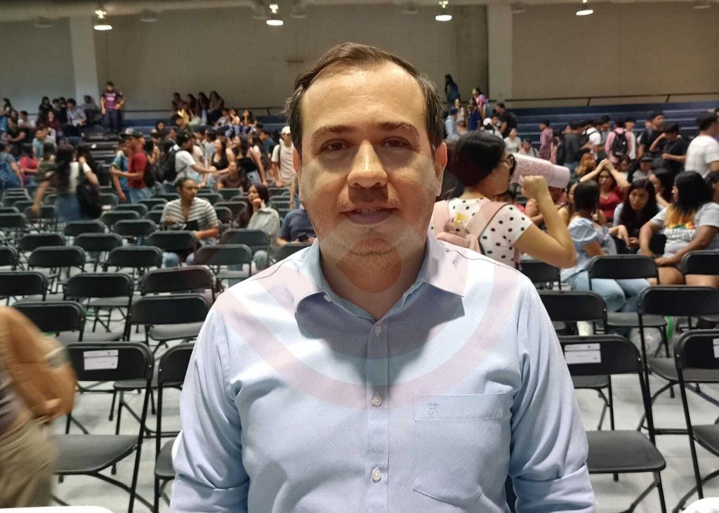 Con recursos de LEEN, el CETAC 04 construyó techado de patio cívico