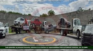 Exmilitar y una joven son detenidos en operativo contra célula delictiva en la Huasteca