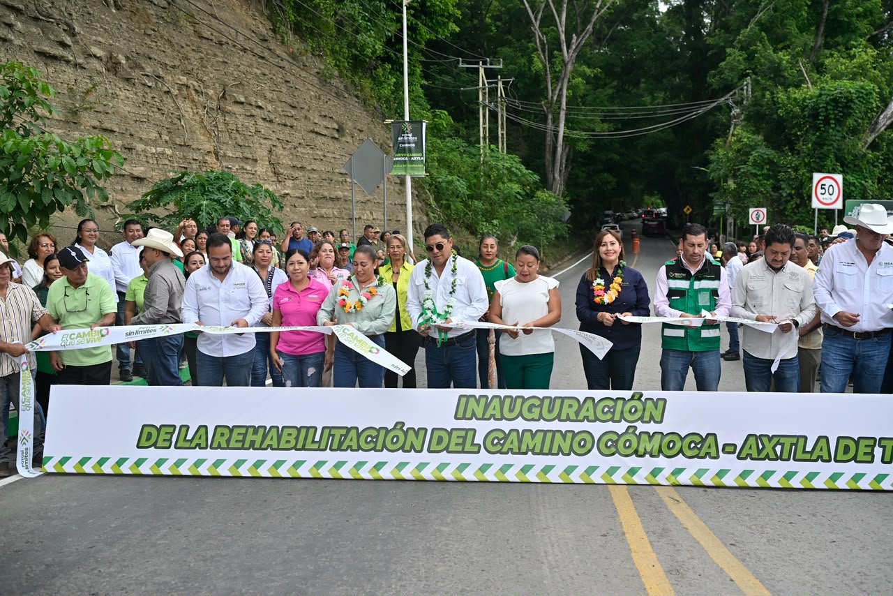 El gobernador Ricardo Gallardo entrega nueva carretera y arranca obra de acceso en Axtla de Terrazas