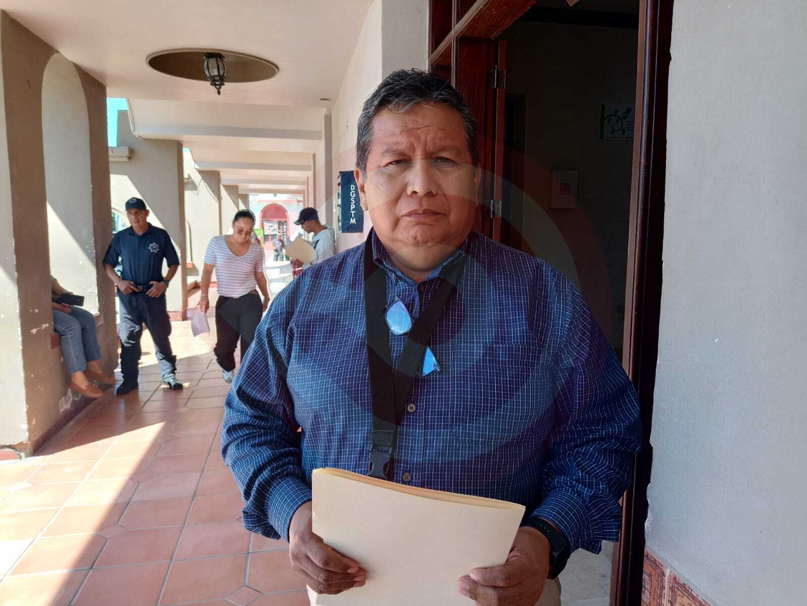 Director del Conalep pide al alcalde pavimentación de la calle de acceso