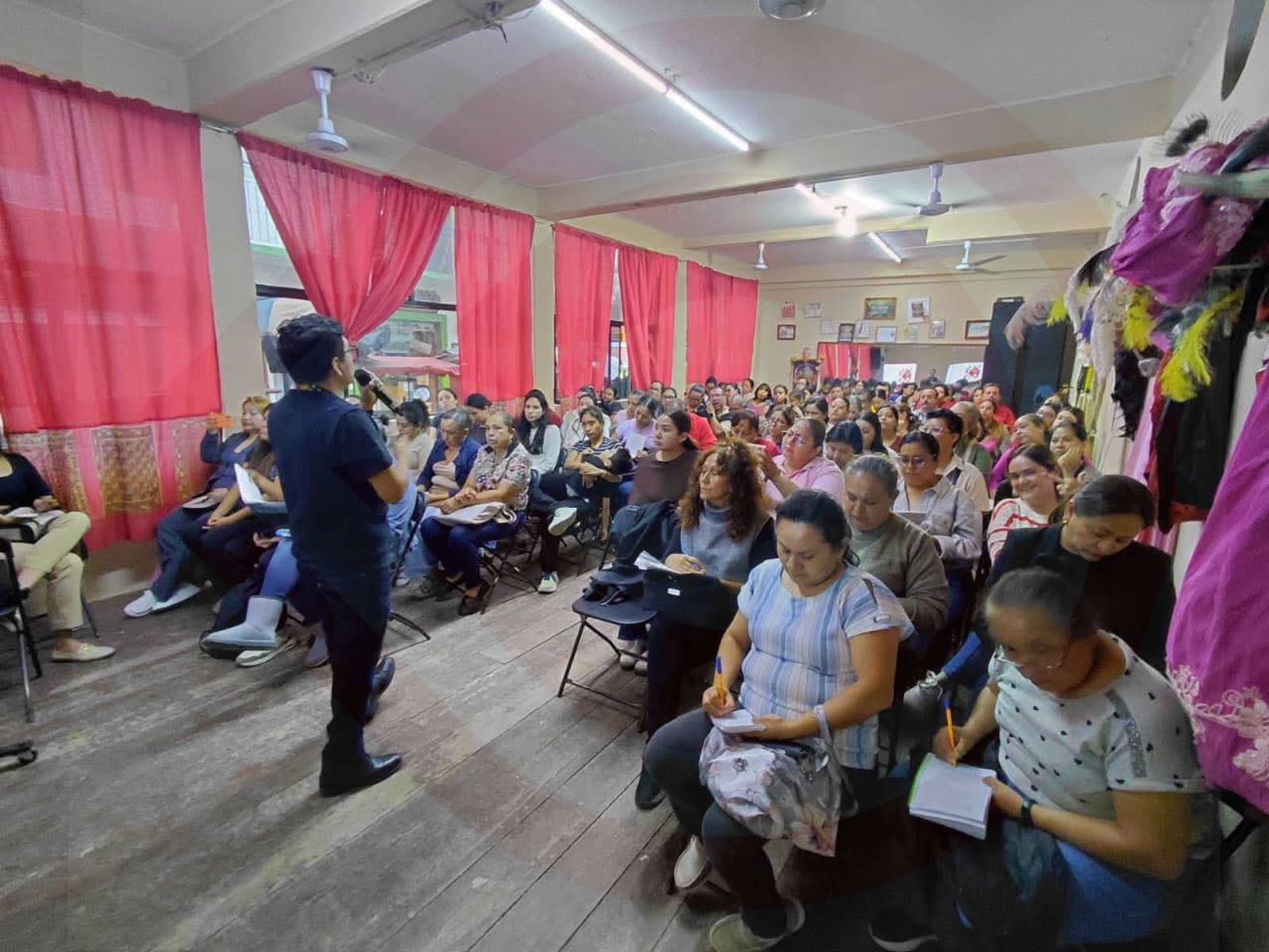 Capacitan a docentes para atender crisis emocionales en estudiantes neurodivergentes