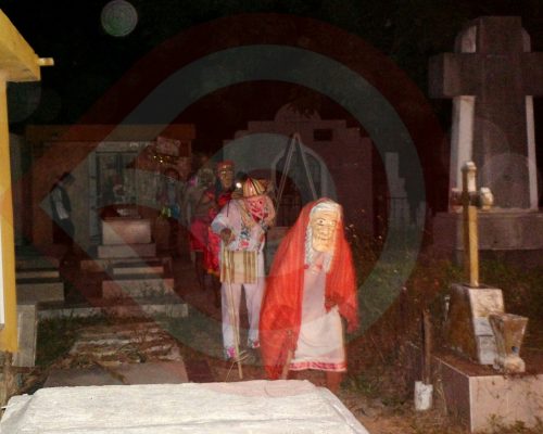 Cuenta la leyenda que los huehues aparecieron por primera vez en el panteón