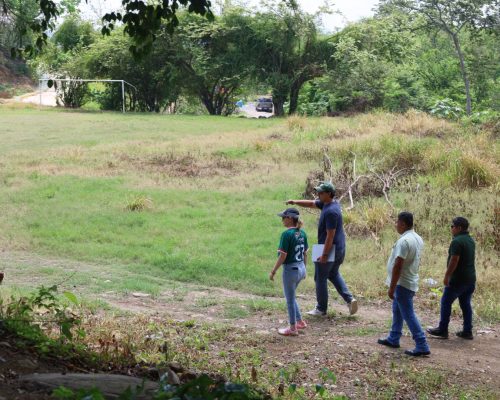 Inspeccionan terreno