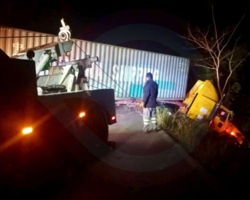 TRÁILER (1)