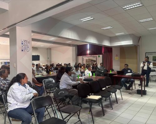 WhatsApp Image 2025-01-29 at 9.43.38 PM Están en capacitación por parte de la Secretaría de Agricultura, para evitar que el gusano barrenador aparezca en el municipio.